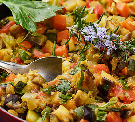 Curry de légumes : plat végétarien d'hiver facile : découvrez les