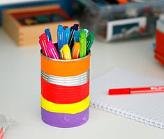 DIY POTS A CRAYONS