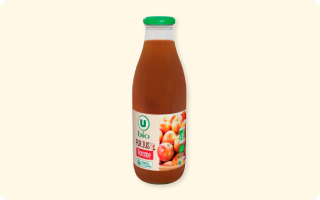 JUS DE POMME EN BOCAL VERRE