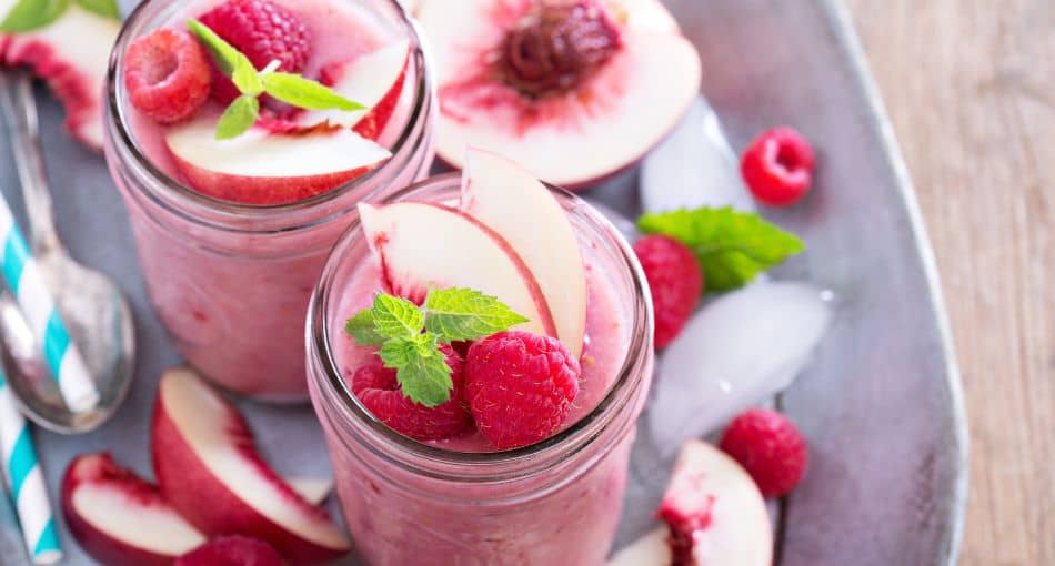 Smoothie aux framboises et aux nectarines