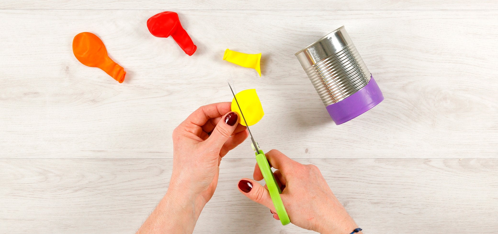 Des pots &agrave; crayons en ballons