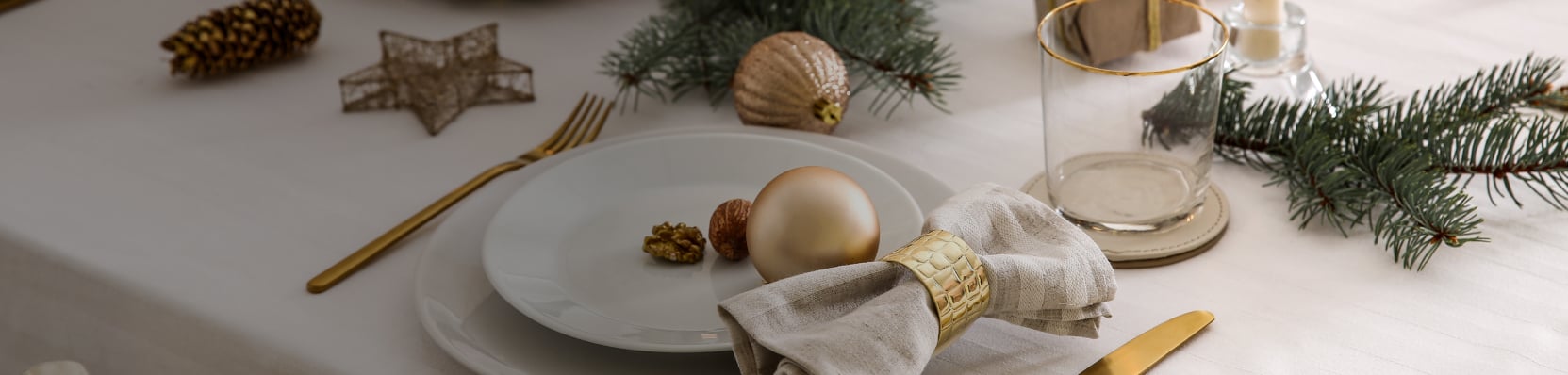 table d&eacute;cor&eacute;e pour le Nouvel An