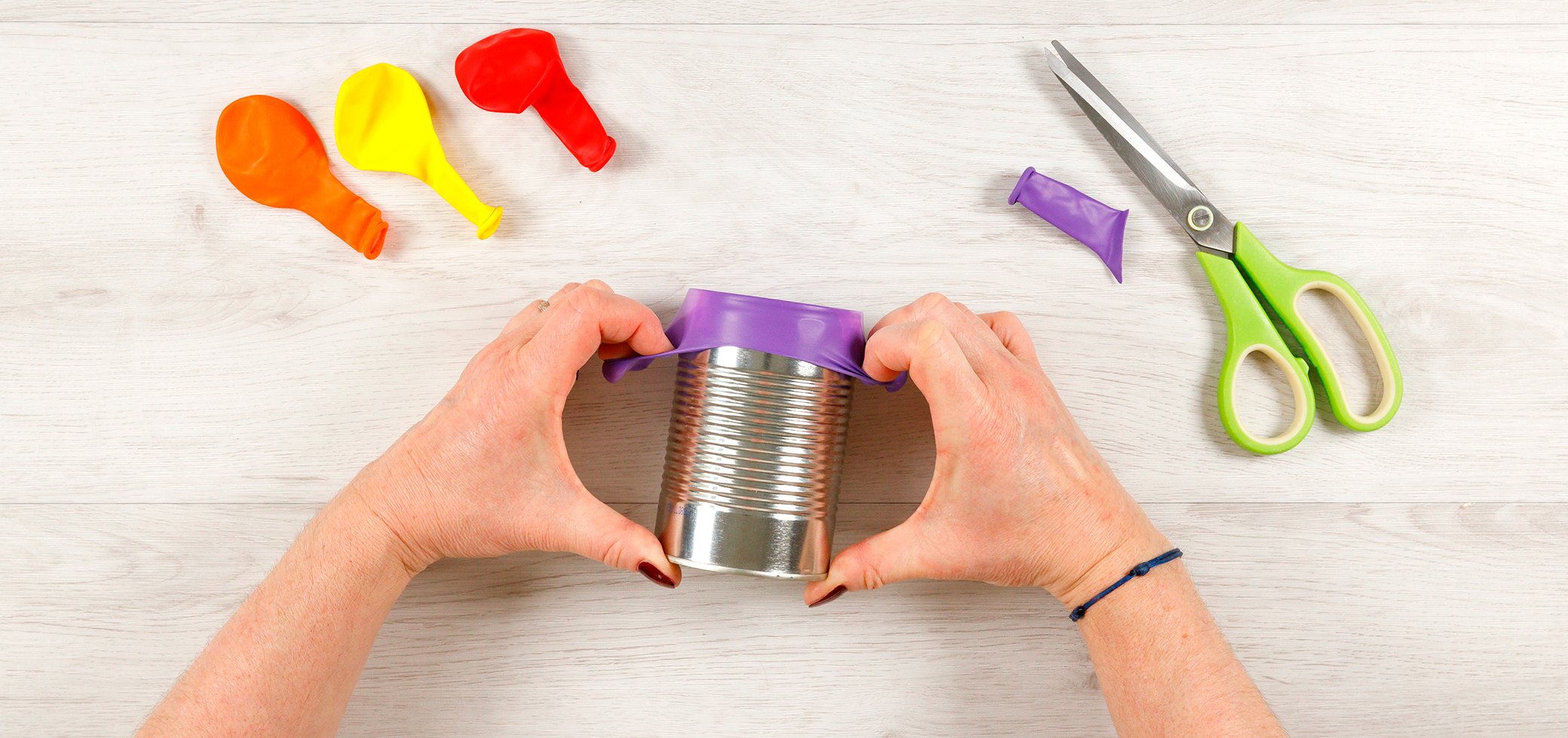 Des pots &agrave; crayons en ballons