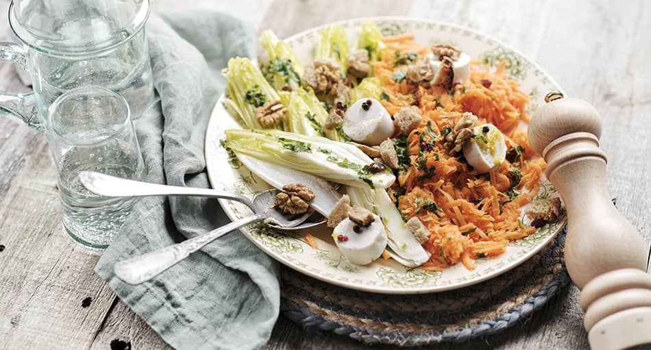 salade d&rsquo;endives au ch&egrave;vre marin&eacute;, noix et raisins