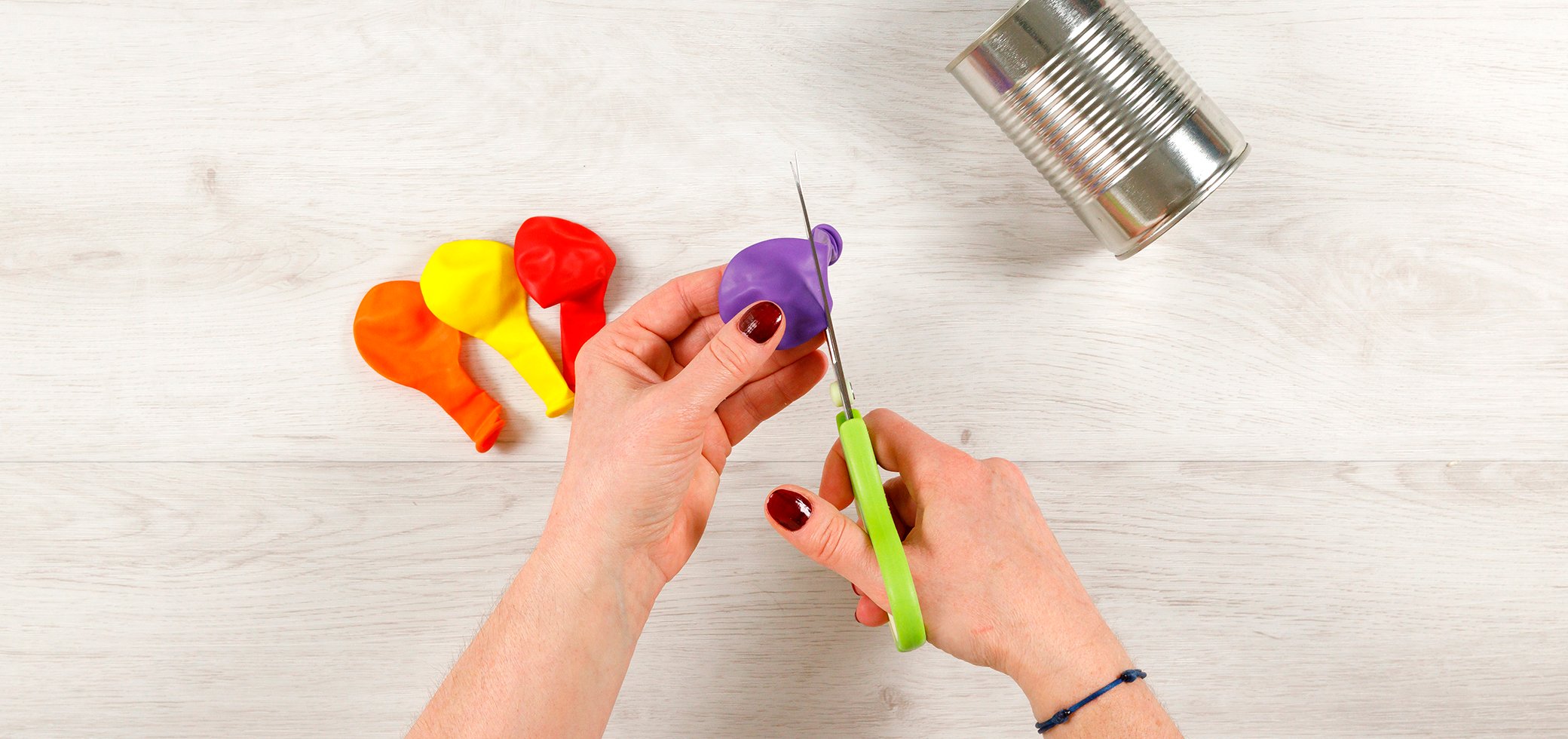 Des pots &agrave; crayons en ballons