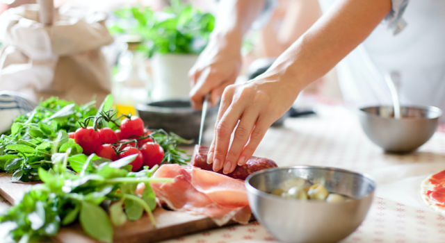 préparation d'un plat d'été